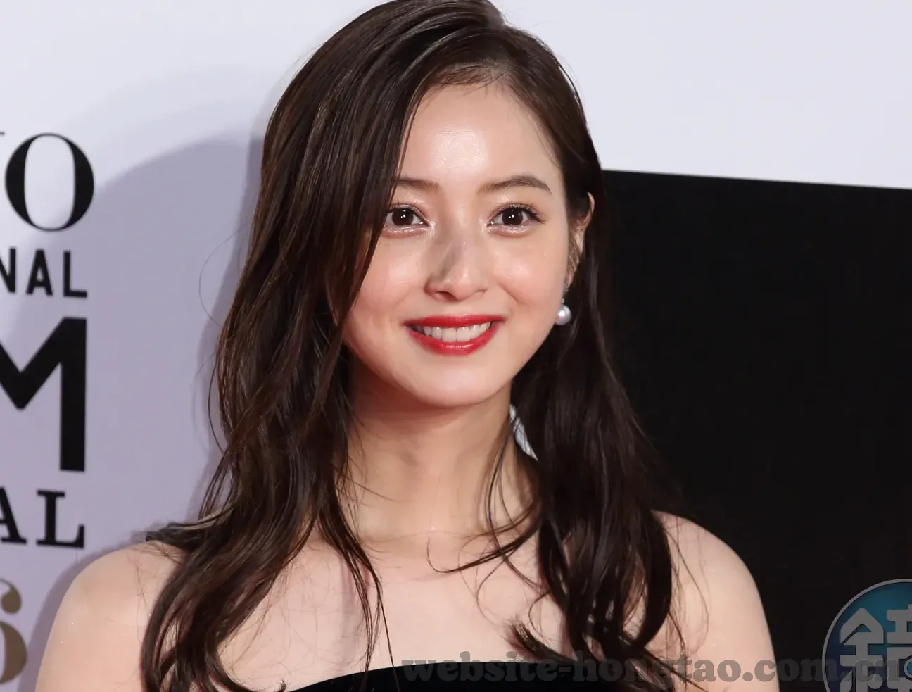 麻豆剧果冻传媒韩小雅-麻豆剧果冻传媒与韩小雅，娱乐新秀的独到魅力